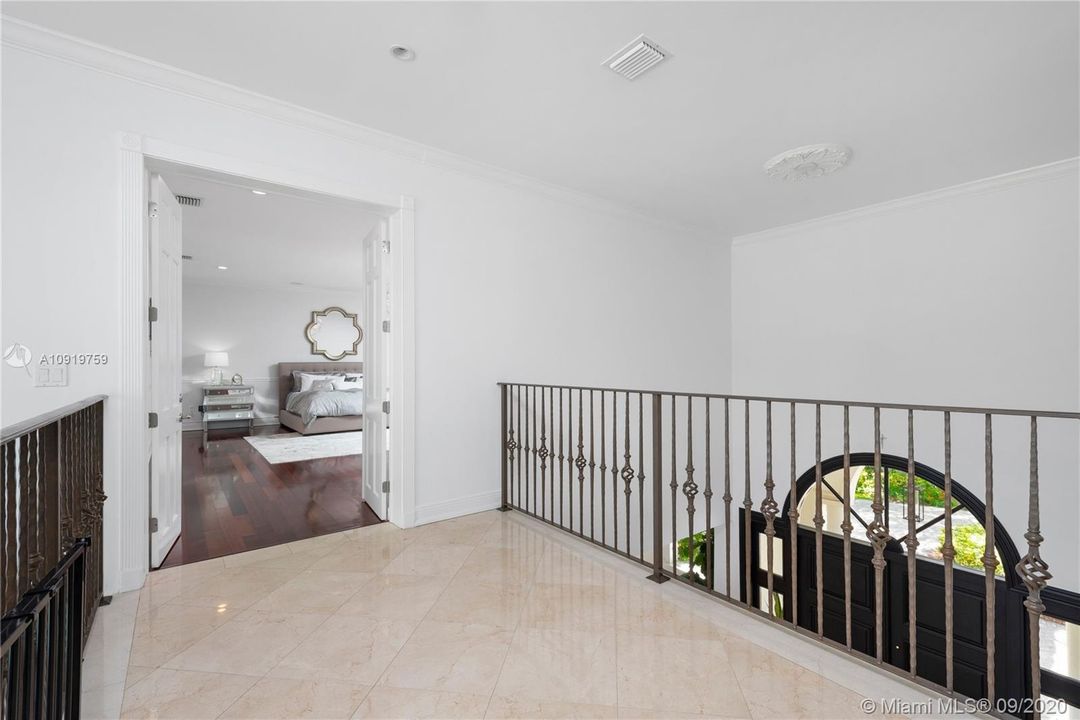 FOYER TO THE MASTER BEDROOM.