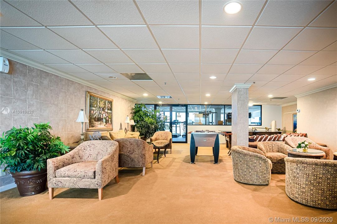 Недавно продано: $650,000 (3 спален, 2 ванн, 1852 Квадратных фут)