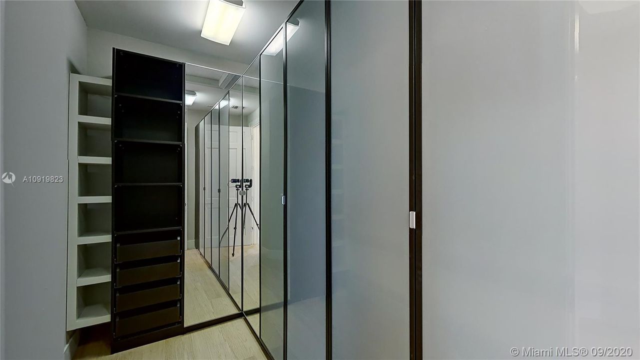 Recientemente alquilado: $8,500 (5 camas, 4 baños, 4156 Pies cuadrados)
