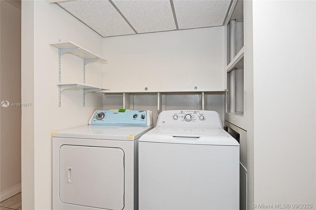 Vendido Recientemente: $283,700 (2 camas, 2 baños, 1485 Pies cuadrados)