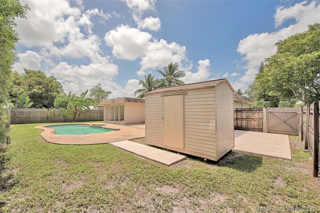 Vendido Recientemente: $283,700 (2 camas, 2 baños, 1485 Pies cuadrados)
