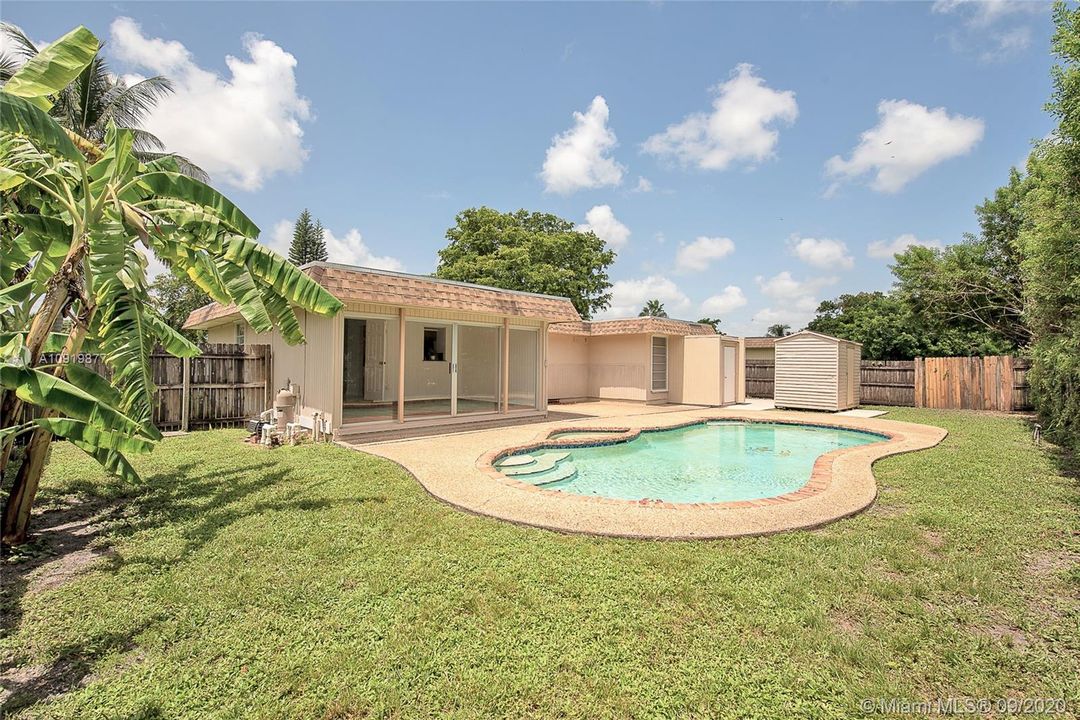 Vendido Recientemente: $283,700 (2 camas, 2 baños, 1485 Pies cuadrados)