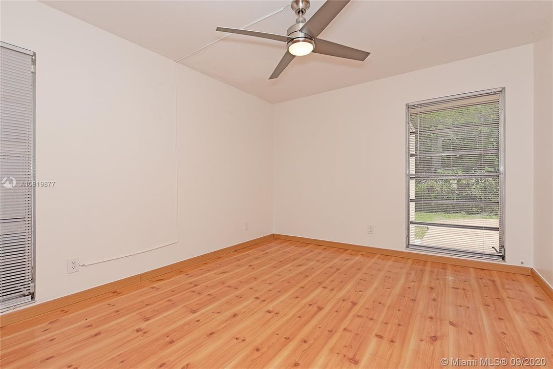 Vendido Recientemente: $283,700 (2 camas, 2 baños, 1485 Pies cuadrados)