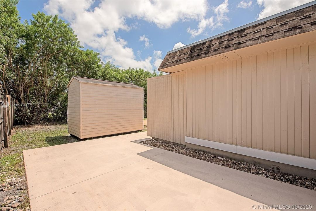 Vendido Recientemente: $283,700 (2 camas, 2 baños, 1485 Pies cuadrados)