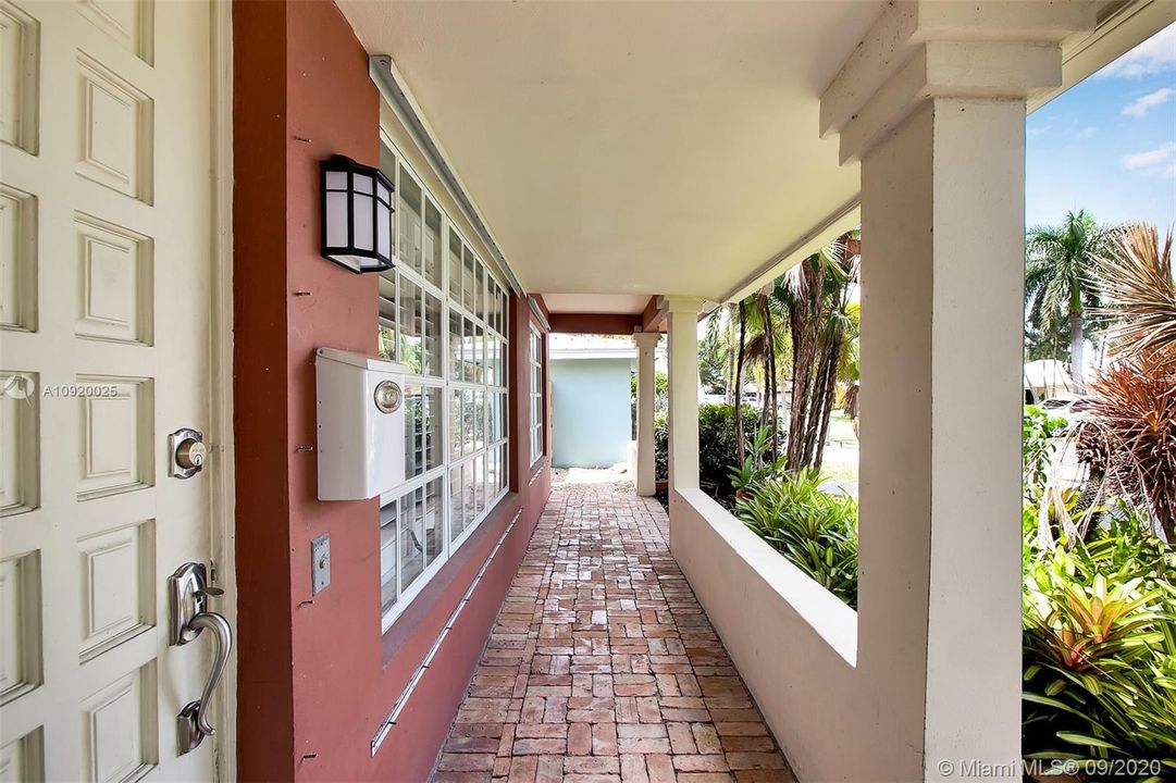 Recently Sold: $499,000 (3 beds, 2 baths, 1431 Square Feet)