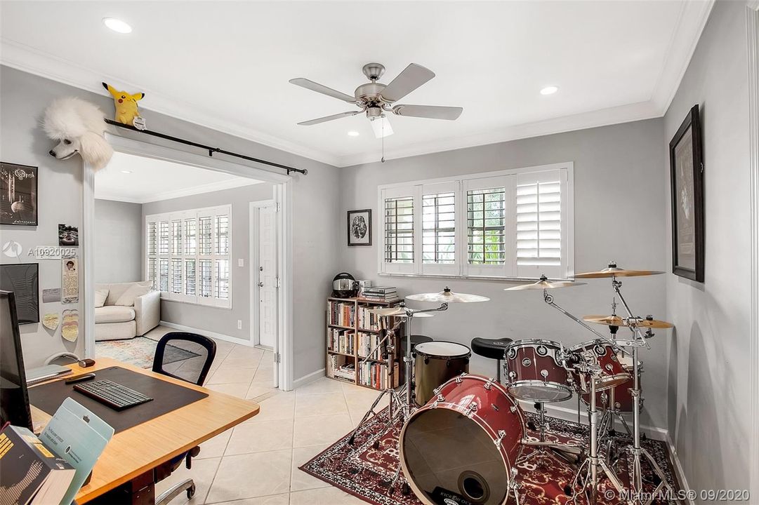 Recently Sold: $499,000 (3 beds, 2 baths, 1431 Square Feet)