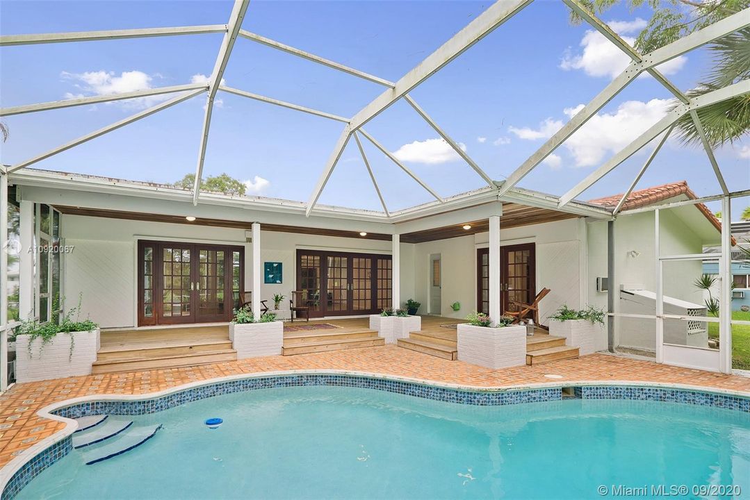 Pool/Terrace