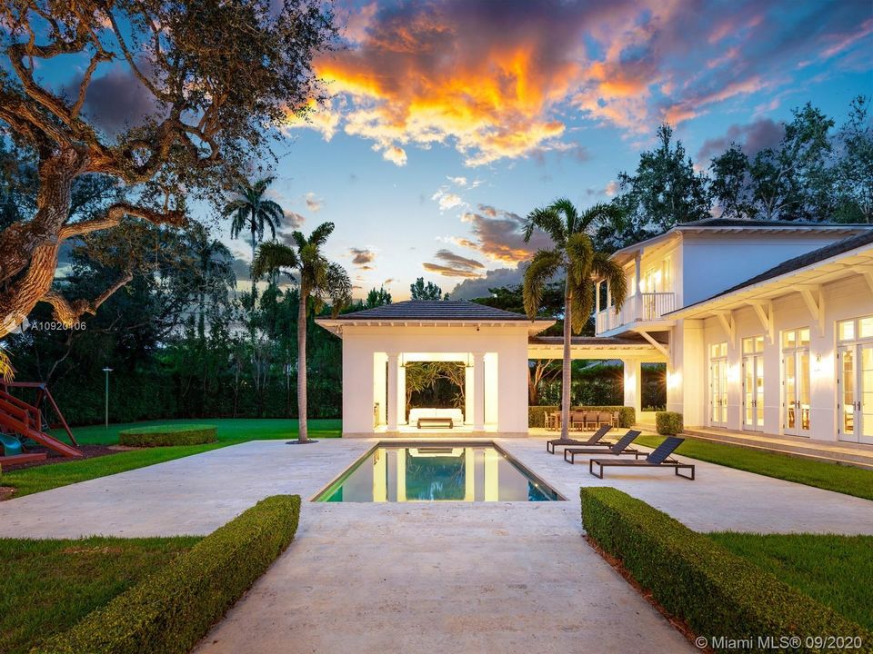 Vendido Recientemente: $5,900,000 (7 camas, 8 baños, 8863 Pies cuadrados)