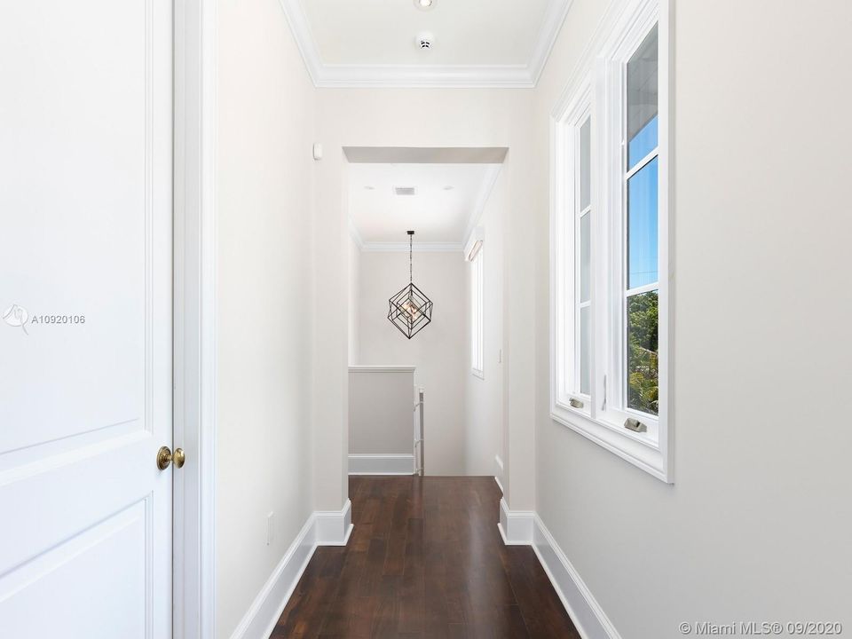 Vendido Recientemente: $5,900,000 (7 camas, 8 baños, 8863 Pies cuadrados)