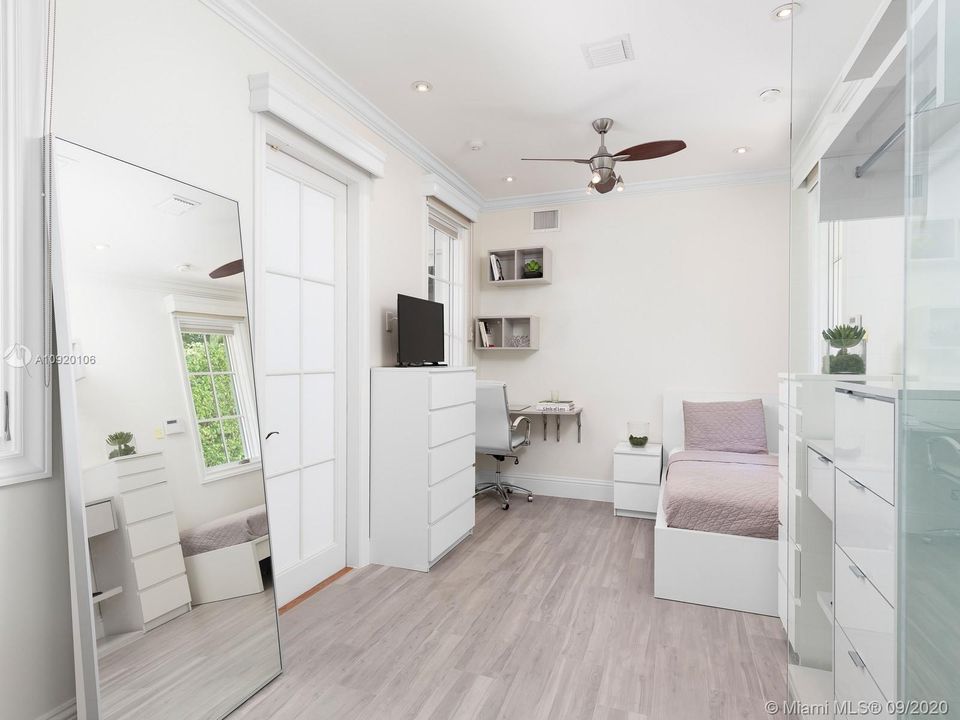Vendido Recientemente: $5,900,000 (7 camas, 8 baños, 8863 Pies cuadrados)