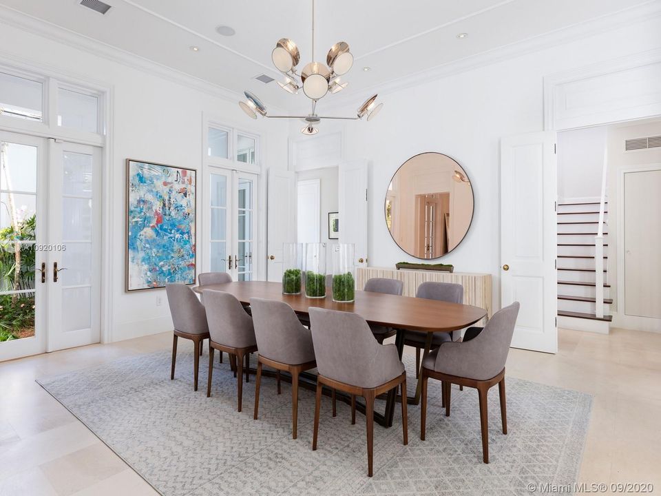 Vendido Recientemente: $5,900,000 (7 camas, 8 baños, 8863 Pies cuadrados)