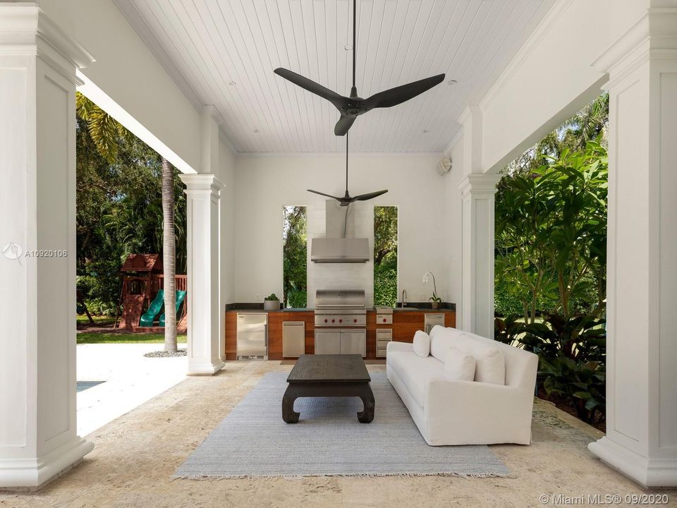 Vendido Recientemente: $5,900,000 (7 camas, 8 baños, 8863 Pies cuadrados)