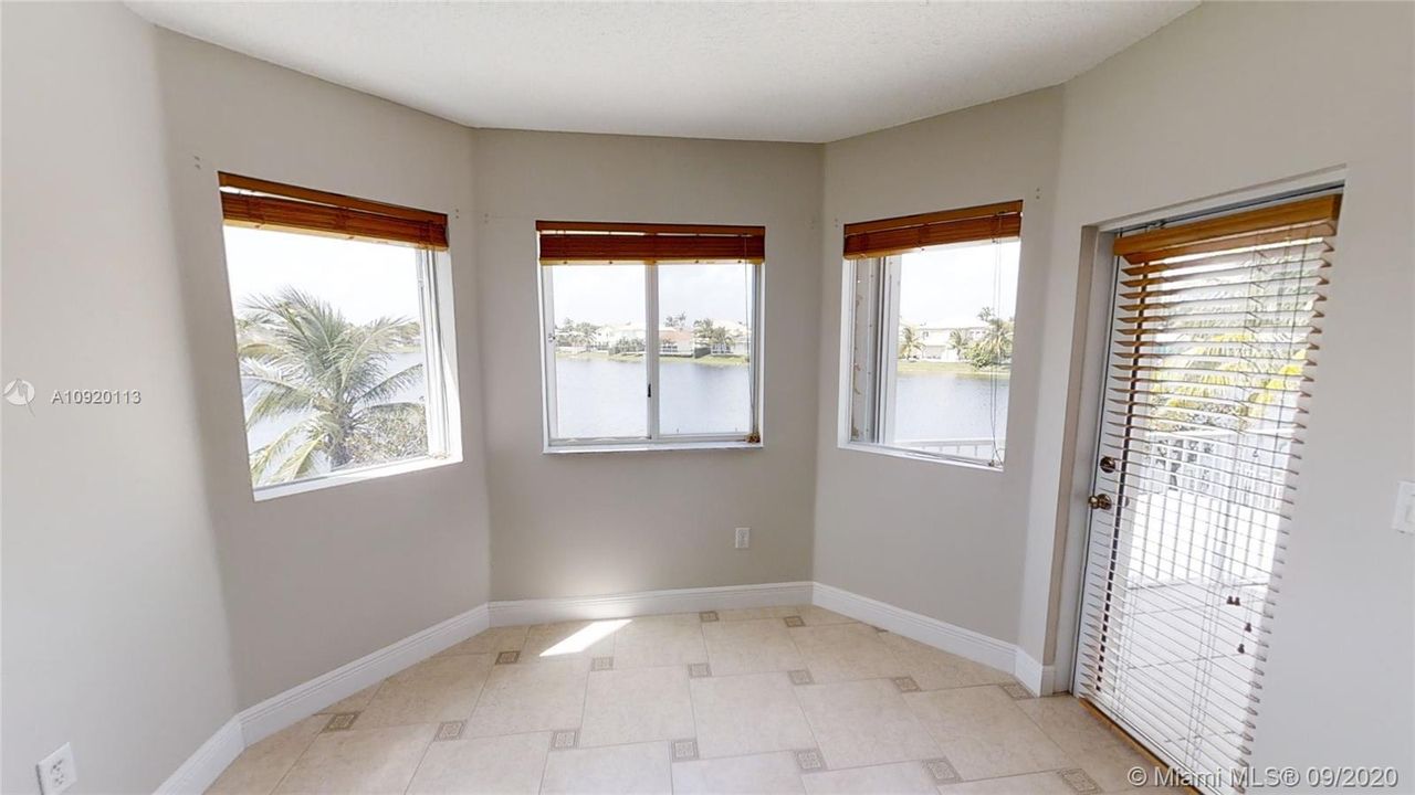 Recently Sold: $1,195,000 (5 beds, 5 baths, 3117 Square Feet)
