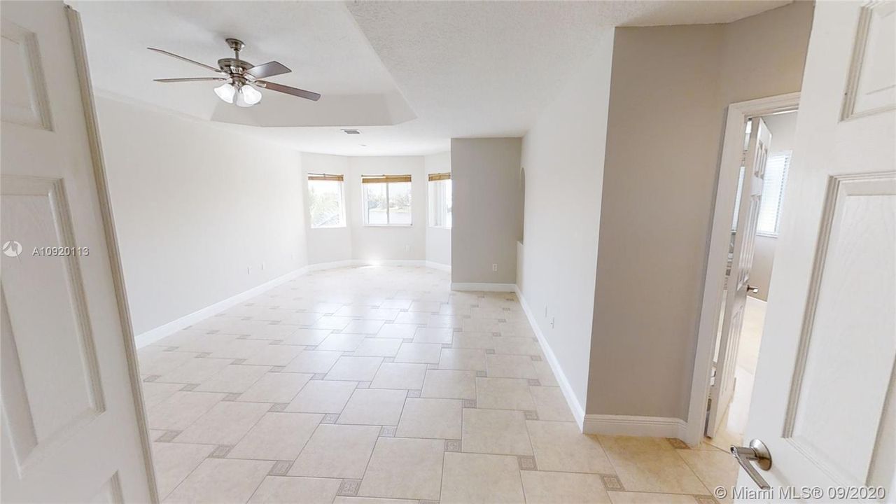 Recently Sold: $1,195,000 (5 beds, 5 baths, 3117 Square Feet)