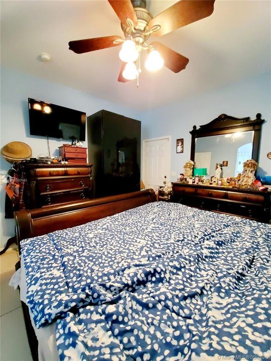 Recently Sold: $245,000 (3 beds, 2 baths, 1679 Square Feet)