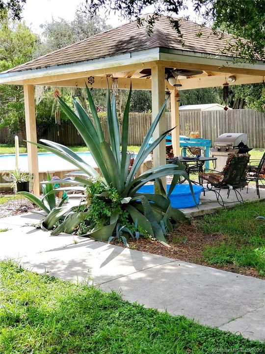 Recently Sold: $245,000 (3 beds, 2 baths, 1679 Square Feet)