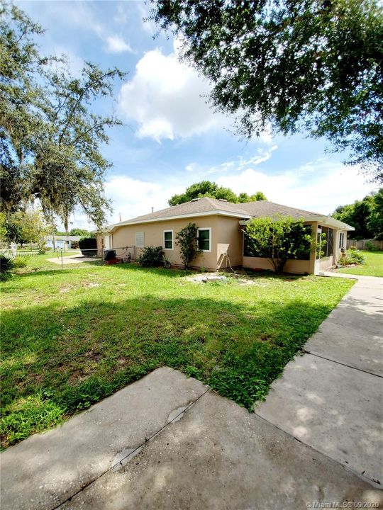 Recently Sold: $245,000 (3 beds, 2 baths, 1679 Square Feet)