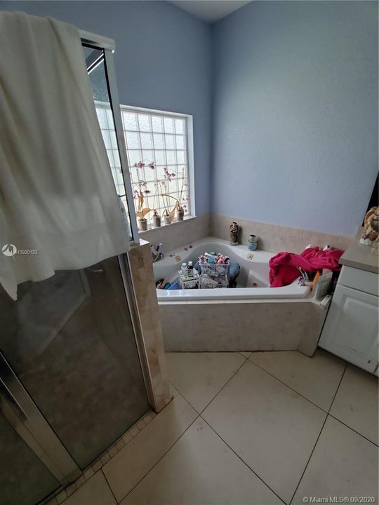 Recently Sold: $245,000 (3 beds, 2 baths, 1679 Square Feet)