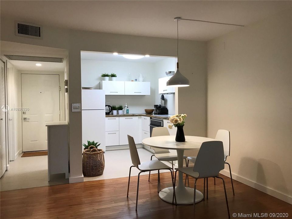 Vendido Recientemente: $149,000 (1 camas, 1 baños, 741 Pies cuadrados)