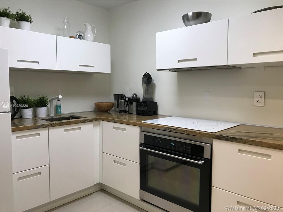 Vendido Recientemente: $149,000 (1 camas, 1 baños, 741 Pies cuadrados)