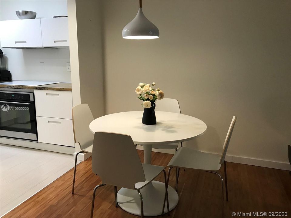 Vendido Recientemente: $149,000 (1 camas, 1 baños, 741 Pies cuadrados)