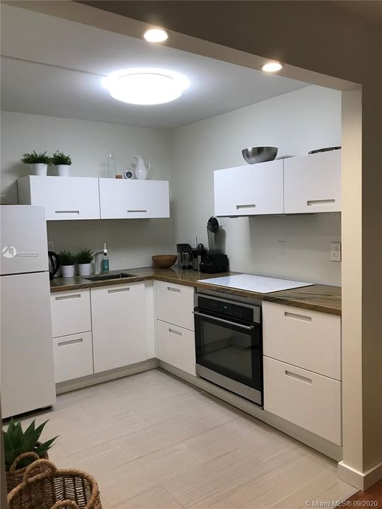 Vendido Recientemente: $149,000 (1 camas, 1 baños, 741 Pies cuadrados)