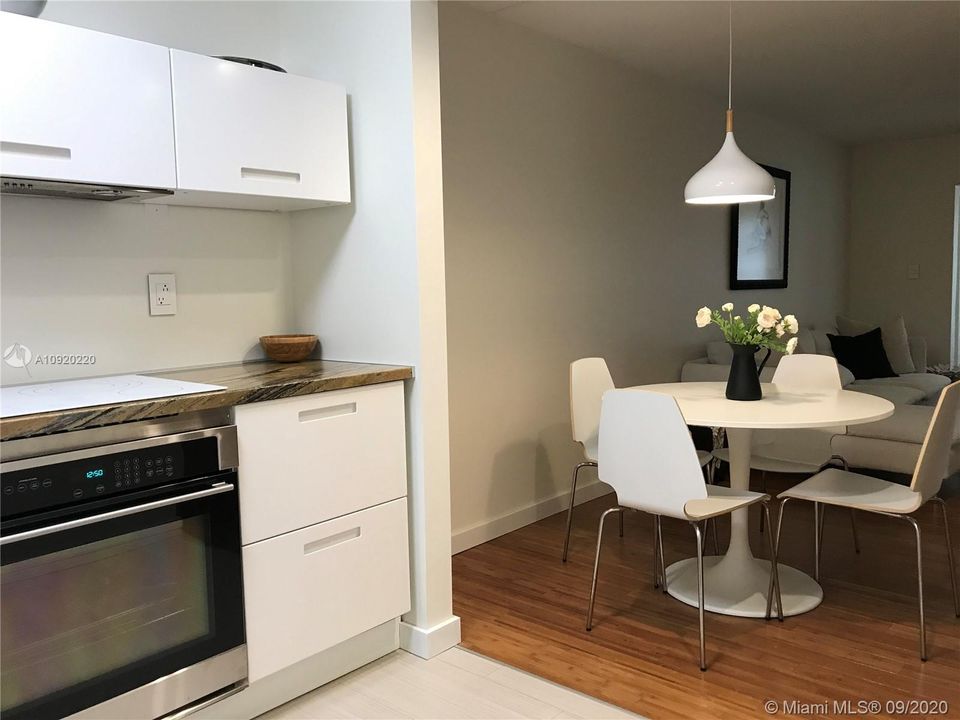 Recently Sold: $149,000 (1 beds, 1 baths, 741 Square Feet)