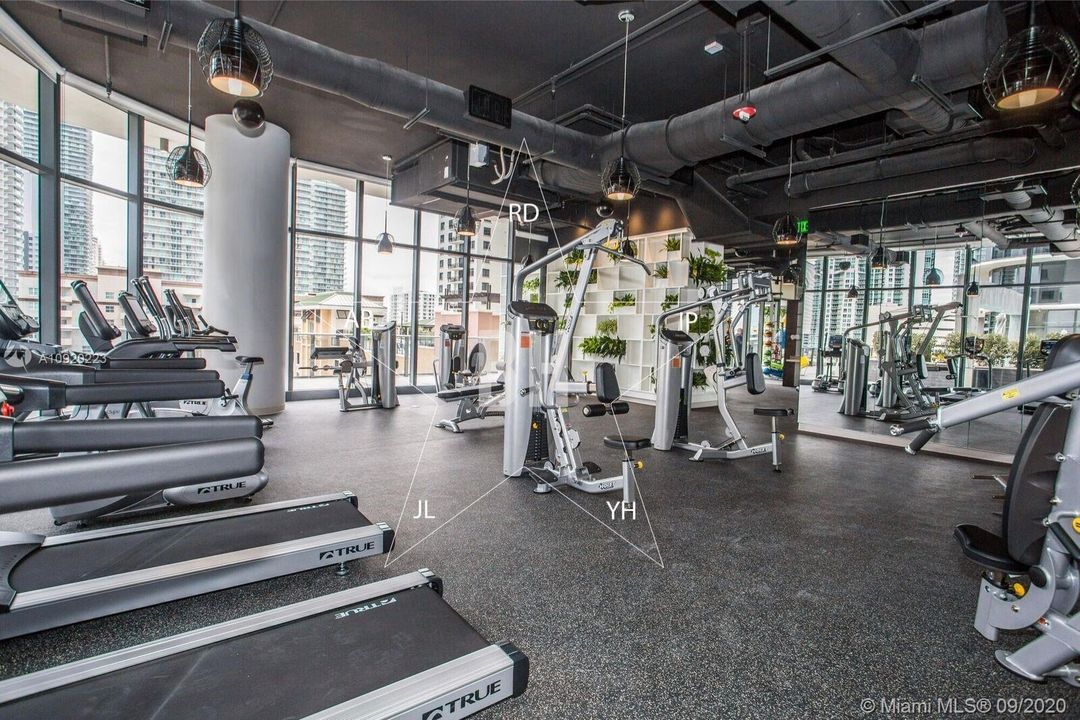 Vendido Recientemente: $1,100,000 (3 camas, 3 baños, 2129 Pies cuadrados)
