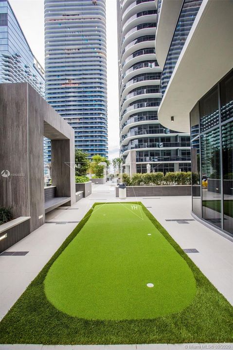 Vendido Recientemente: $1,100,000 (3 camas, 3 baños, 2129 Pies cuadrados)