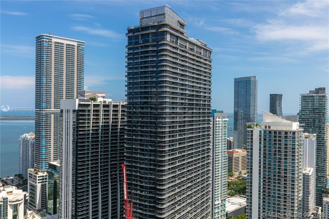Vendido Recientemente: $1,100,000 (3 camas, 3 baños, 2129 Pies cuadrados)