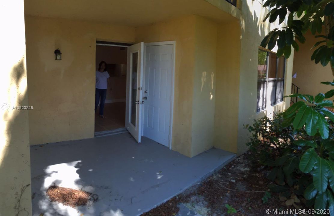 Recently Sold: $110,000 (1 beds, 1 baths, 713 Square Feet)