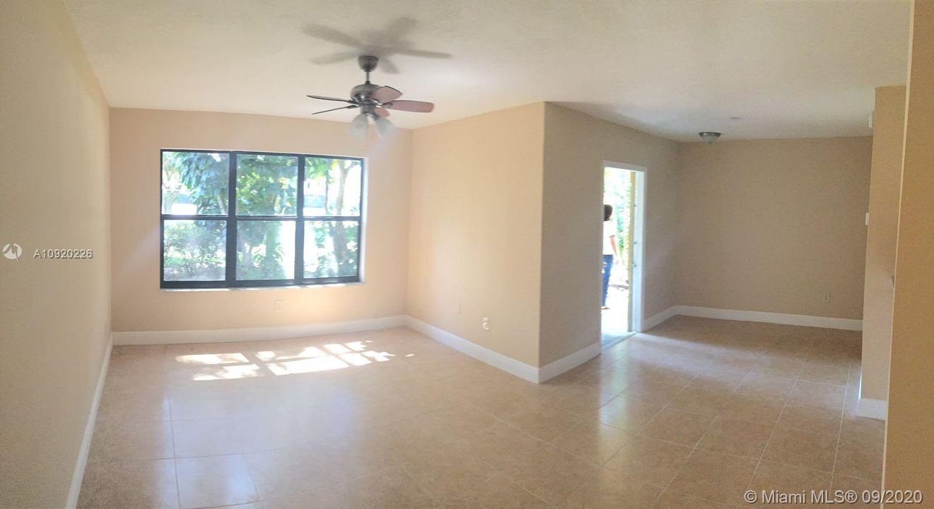 Recently Sold: $110,000 (1 beds, 1 baths, 713 Square Feet)