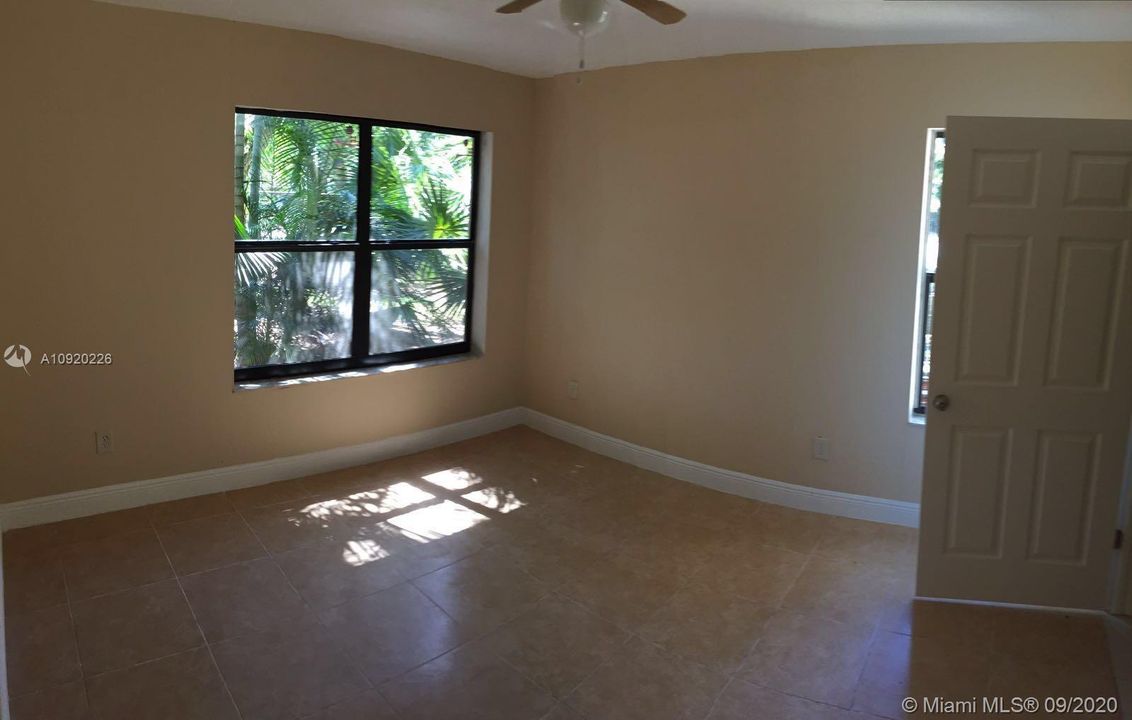 Recently Sold: $110,000 (1 beds, 1 baths, 713 Square Feet)