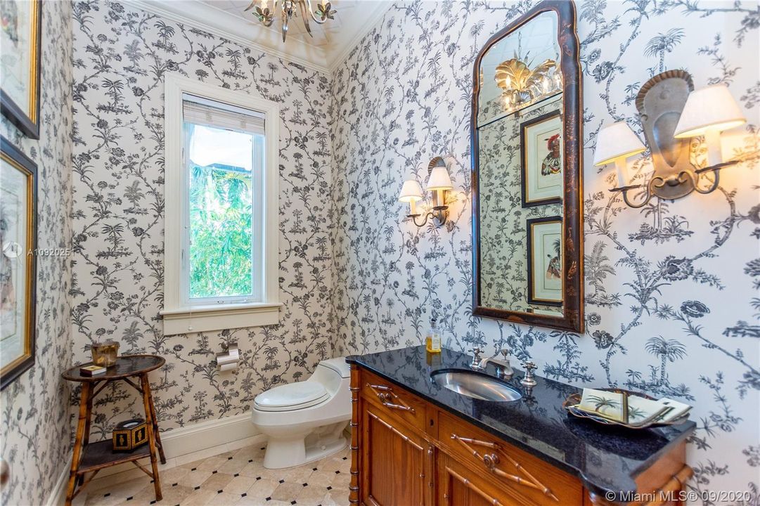 Vendido Recientemente: $7,200,000 (7 camas, 6 baños, 6993 Pies cuadrados)
