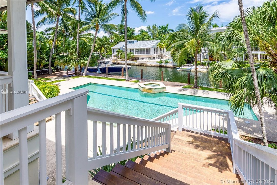 Vendido Recientemente: $7,200,000 (7 camas, 6 baños, 6993 Pies cuadrados)