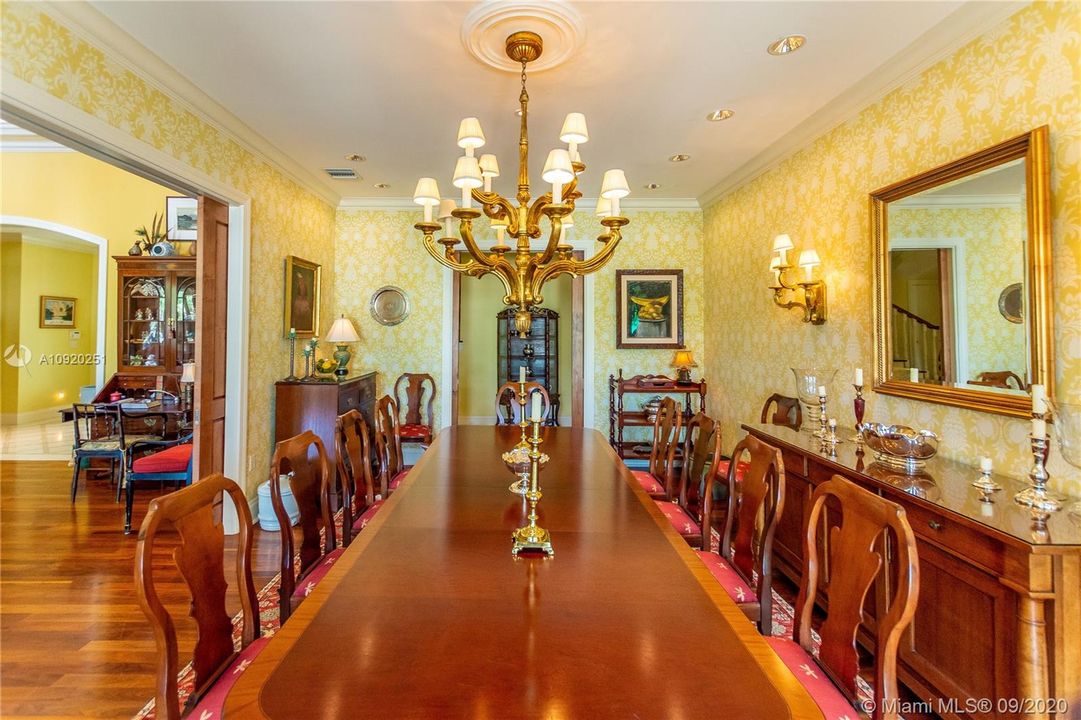 Vendido Recientemente: $7,200,000 (7 camas, 6 baños, 6993 Pies cuadrados)