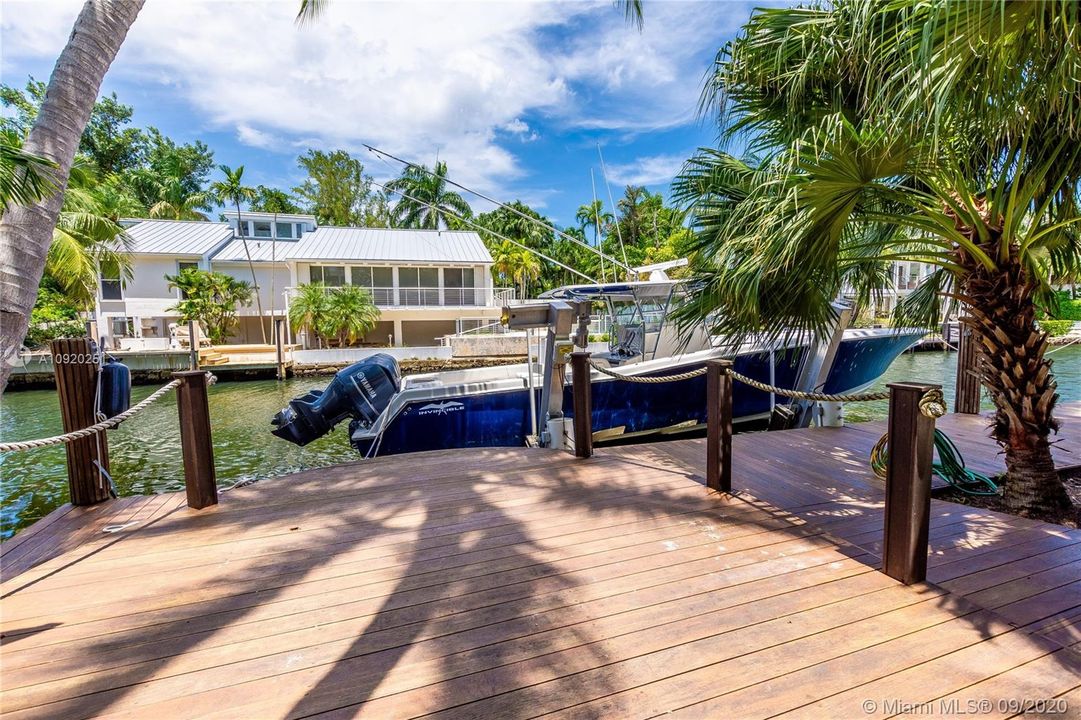 Vendido Recientemente: $7,200,000 (7 camas, 6 baños, 6993 Pies cuadrados)