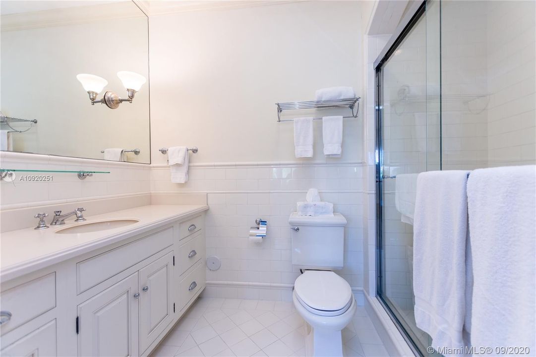 Vendido Recientemente: $7,200,000 (7 camas, 6 baños, 6993 Pies cuadrados)