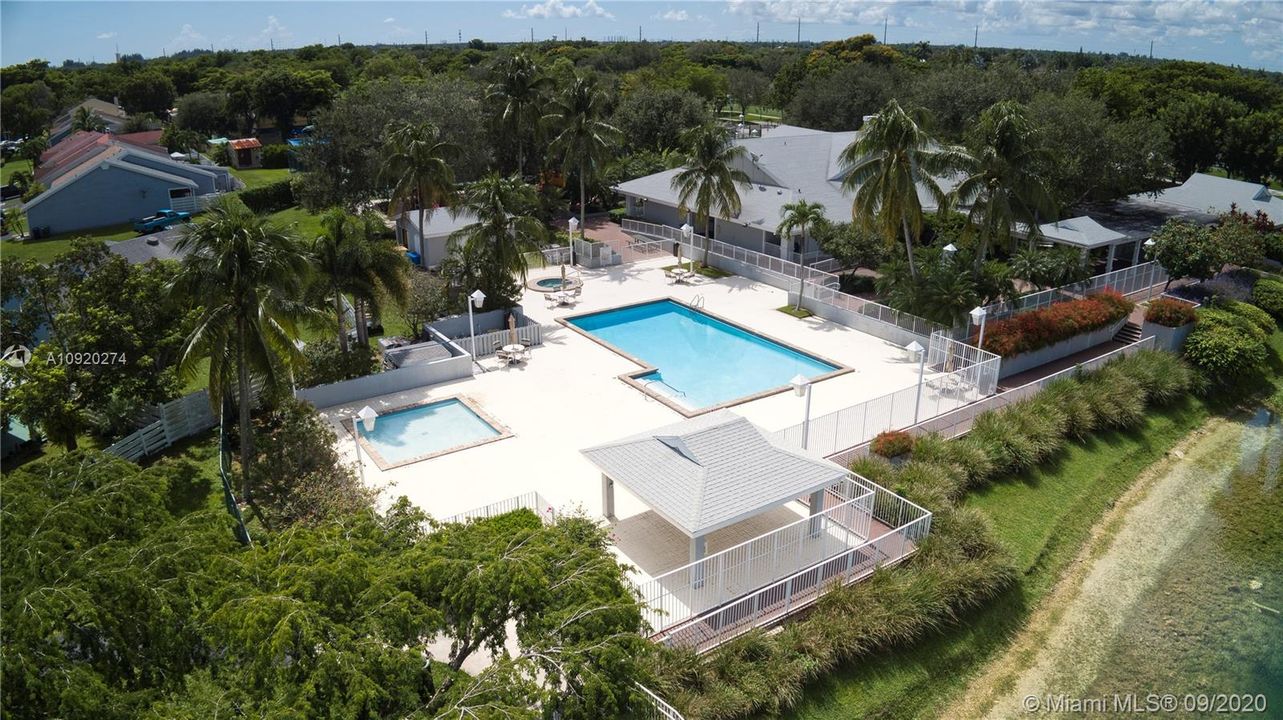 Vendido Recientemente: $265,000 (2 camas, 2 baños, 1285 Pies cuadrados)