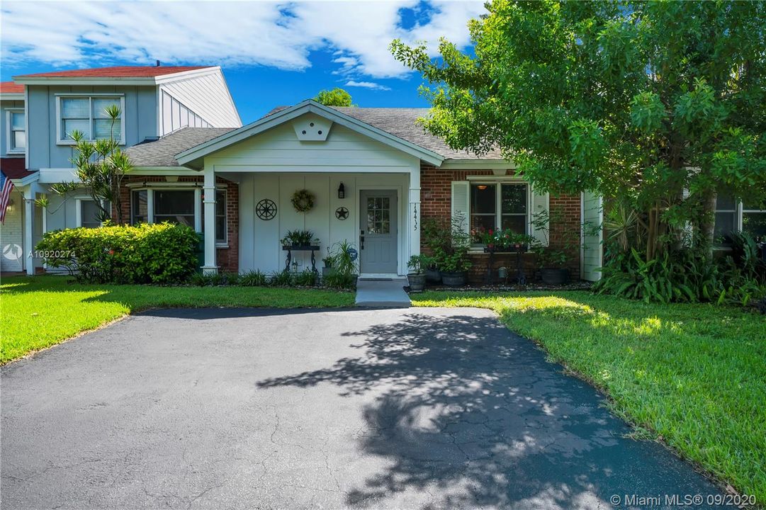Vendido Recientemente: $265,000 (2 camas, 2 baños, 1285 Pies cuadrados)