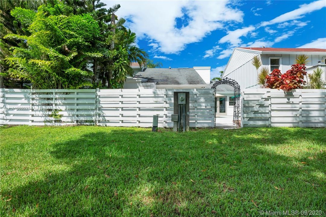Vendido Recientemente: $265,000 (2 camas, 2 baños, 1285 Pies cuadrados)