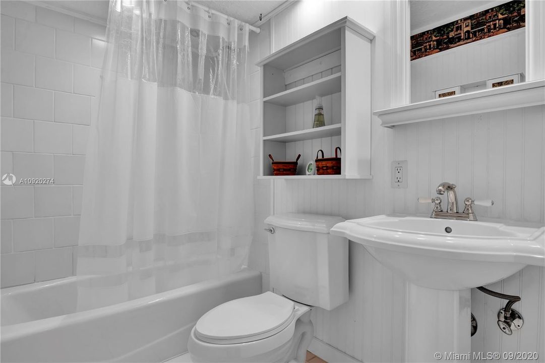 Vendido Recientemente: $265,000 (2 camas, 2 baños, 1285 Pies cuadrados)
