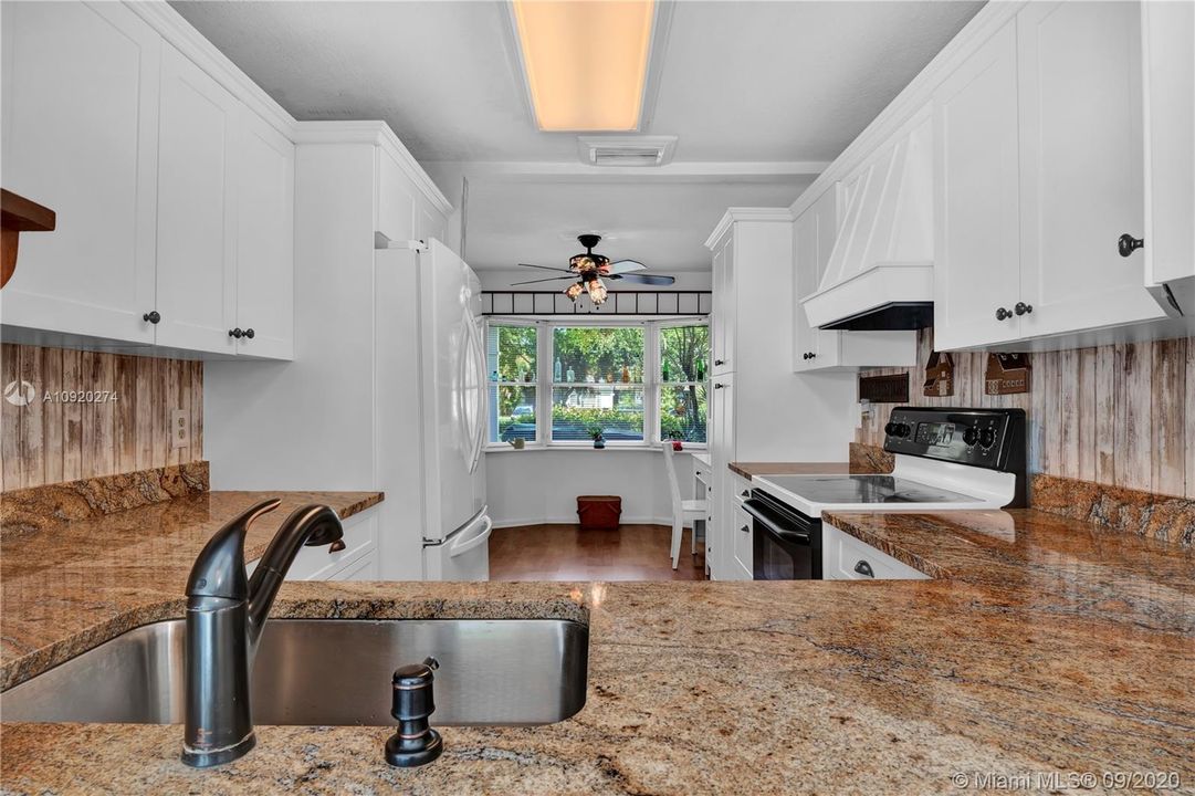 Vendido Recientemente: $265,000 (2 camas, 2 baños, 1285 Pies cuadrados)