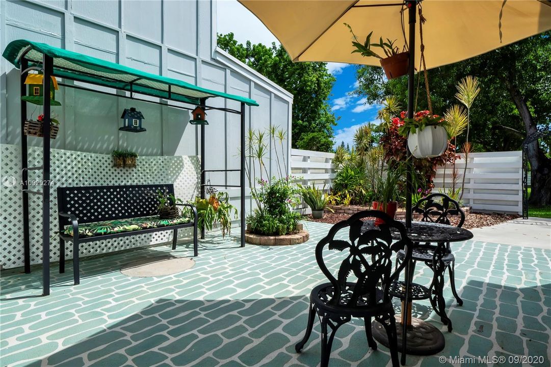 Vendido Recientemente: $265,000 (2 camas, 2 baños, 1285 Pies cuadrados)