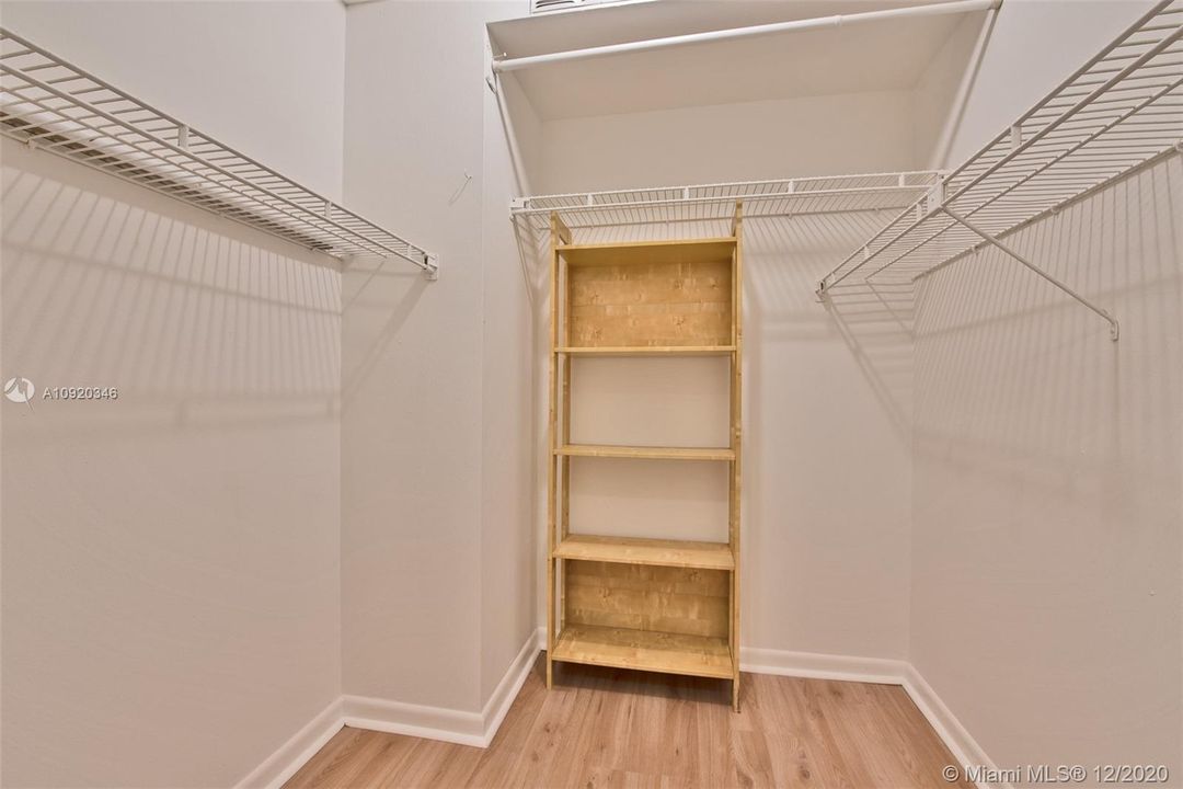 Recientemente alquilado: $1,200 (1 camas, 1 baños, 800 Pies cuadrados)