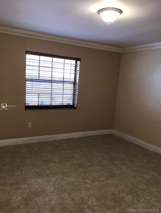 Recently Rented: $2,100 (3 beds, 2 baths, 2032 Square Feet)