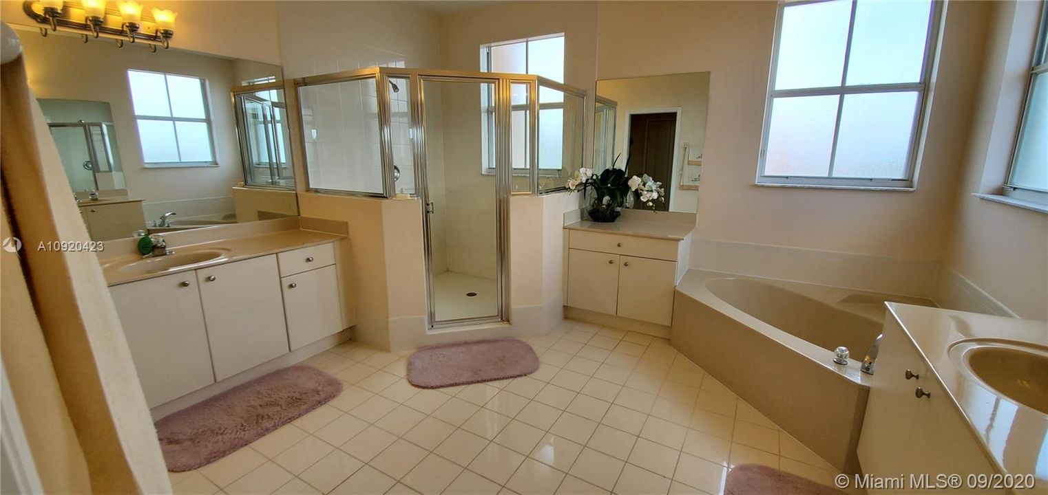 Недавно продано: $599,999 (5 спален, 5 ванн, 3408 Квадратных фут)