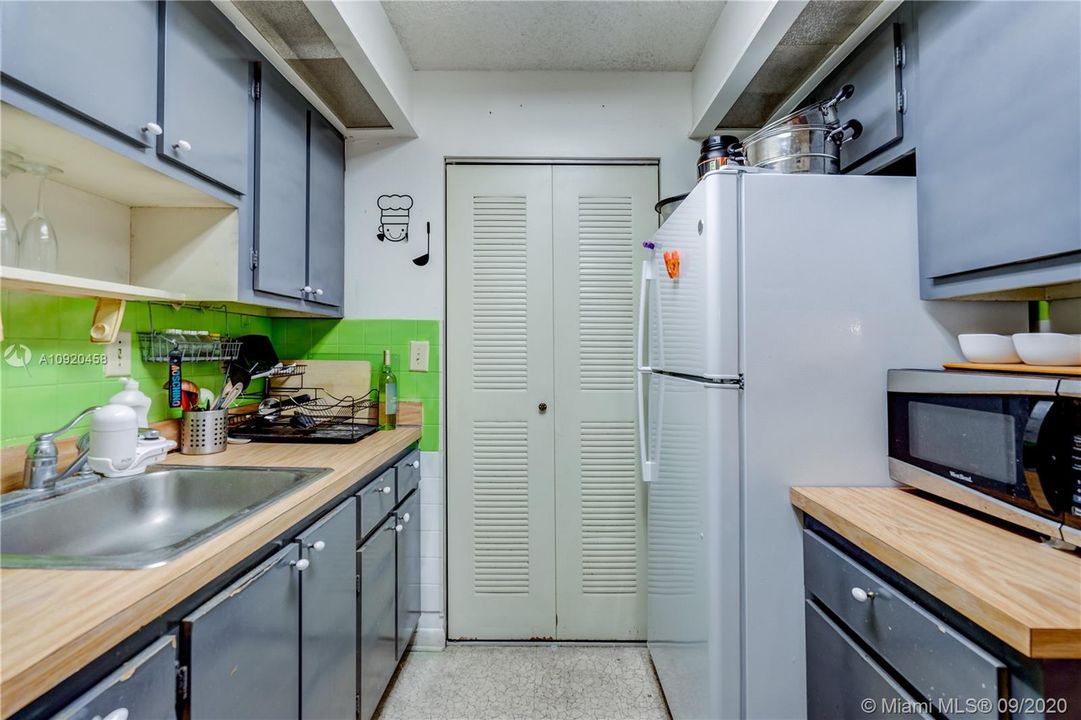 Recently Sold: $148,000 (2 beds, 2 baths, 907 Square Feet)