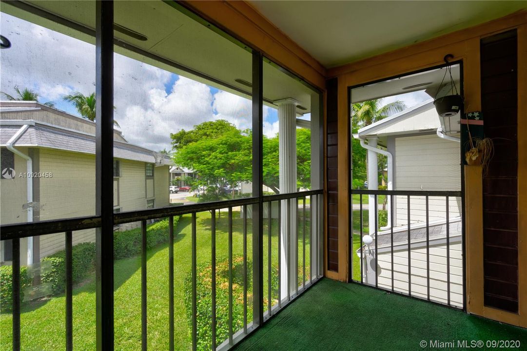 Recently Sold: $148,000 (2 beds, 2 baths, 907 Square Feet)