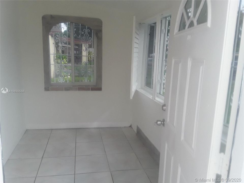 Недавно продано: $225,998 (3 спален, 1 ванн, 980 Квадратных фут)